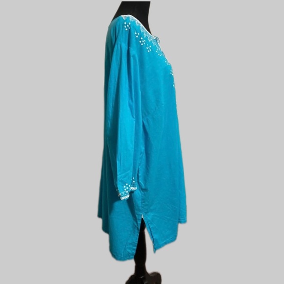 Plus size tunic - Picture 2 of 5